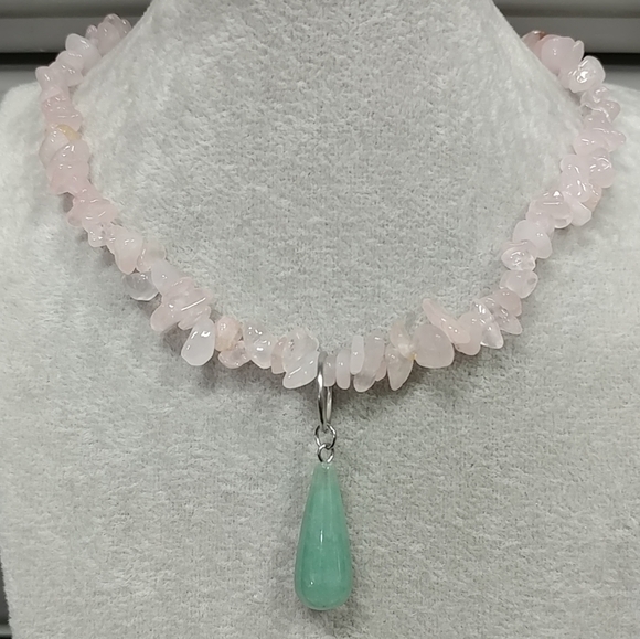 Rose Quartz Chip Beaded Necklace Aventurine Pendant Natural Gemstone Crystal - Picture 4 of 13